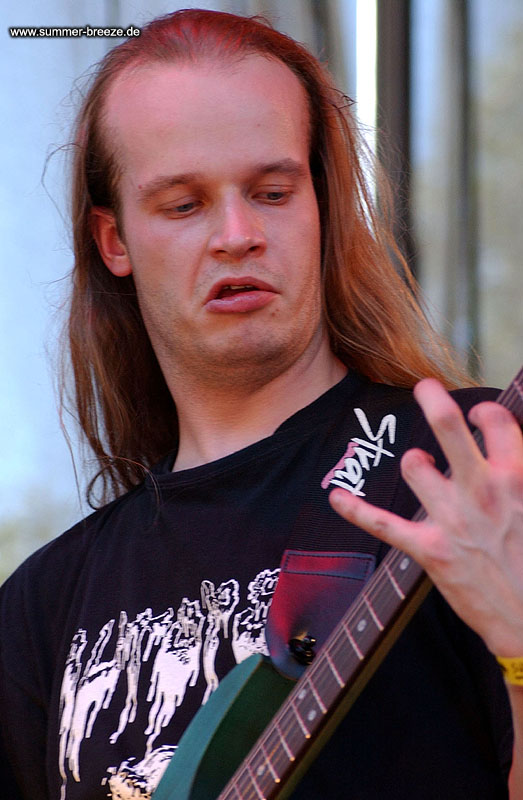 Bild eines Mitglieds der Band Callenish Circle beim Live-Auftritt.